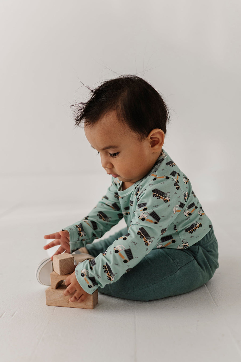 Bamboo Long Sleeve Bodysuit - Dump Trucks
